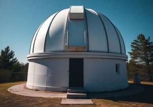 Observatory dome for storing telescope 